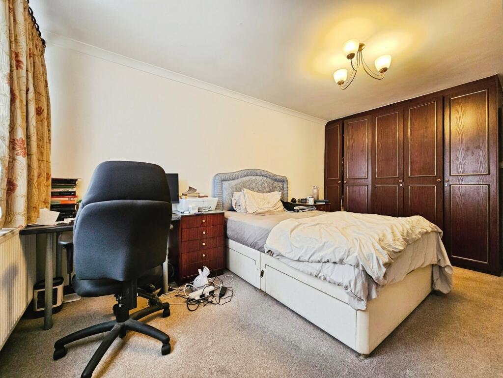 1 bed House Share for rent in Stanwell. From Stirling Ackroyd - Staines