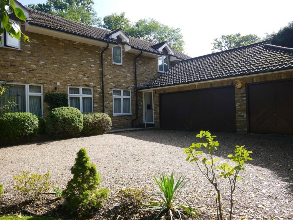 2 bed 1st Floor Flat for rent in Northwood. From Townsends