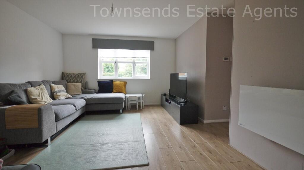 2 bed 1st Floor Flat for rent in Feltham. From Townsends