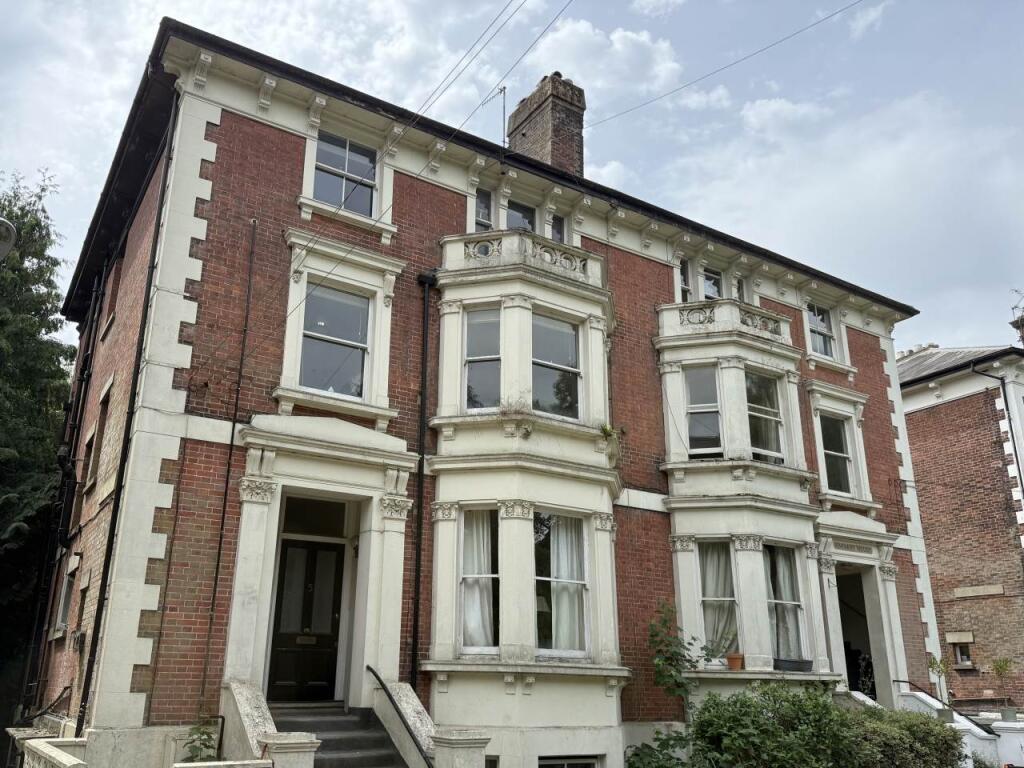 2 bed 1st Floor Flat for rent in Rusthall. From TW Property - Tunbridge Wells