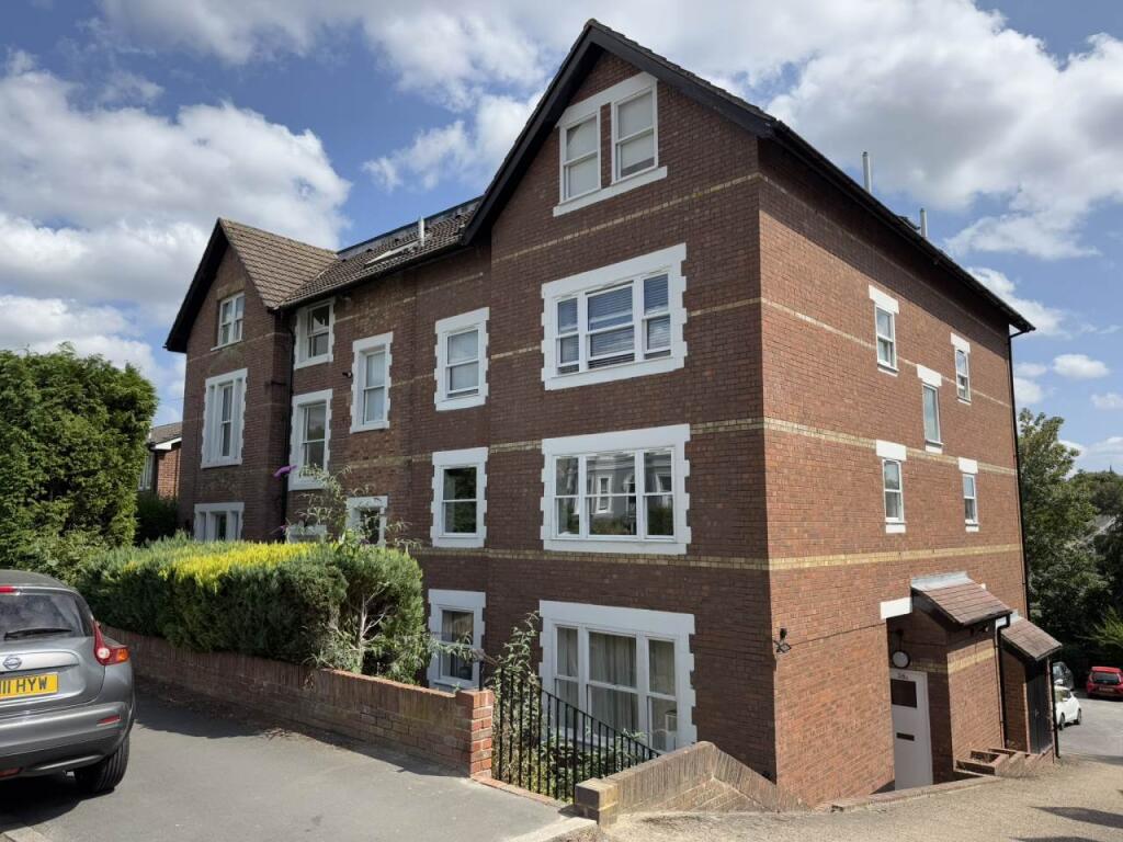 1 bed 1st Floor Flat for rent in Southborough. From TW Property - Tunbridge Wells 1 bed 1st Floor Flat for rent in Southborough. From TW Property - Tunbridge Wells