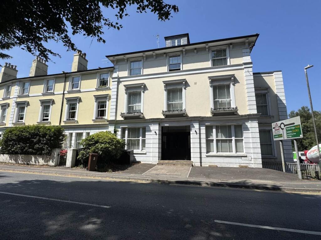2 bed 1st Floor Flat for rent in Pembury. From TW Property - Tunbridge Wells