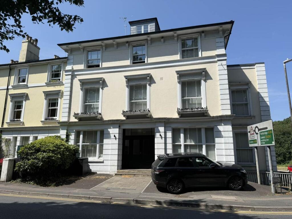 2 bed 1st Floor Flat for rent in Pembury. From TW Property - Tunbridge Wells