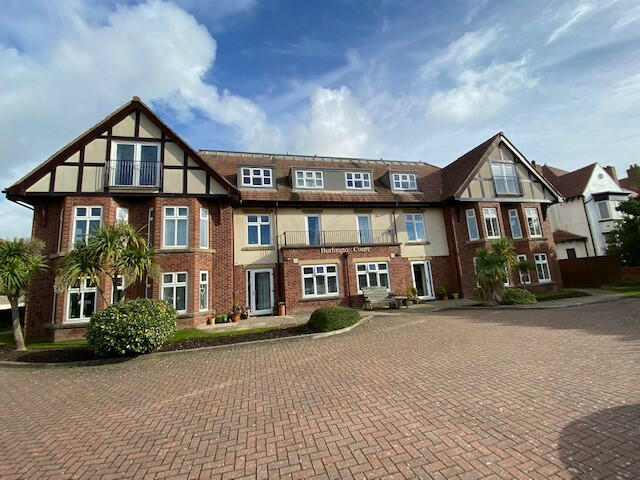 3 bed Apartment for rent in Lytham St Anne's. From Unique Estate Agency Ltd - St Annes