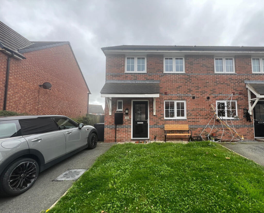 3 bed Semi Detached for rent in Preston. From Unique Estate Agency Ltd - St Annes 3 bed Semi Detached for rent in Preston. From Unique Estate Agency Ltd - St Annes