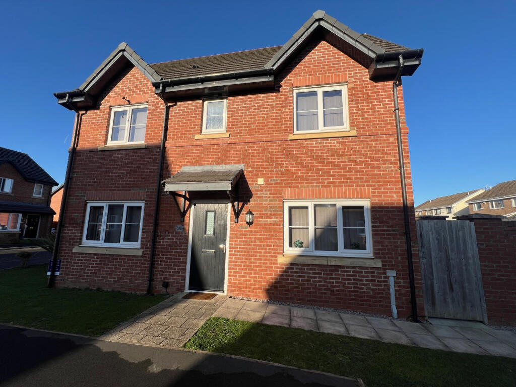 3 bed Semi Detached for rent in Blackpool. From Unique Estate Agency Ltd - St Annes 3 bed Semi Detached for rent in Blackpool. From Unique Estate Agency Ltd - St Annes