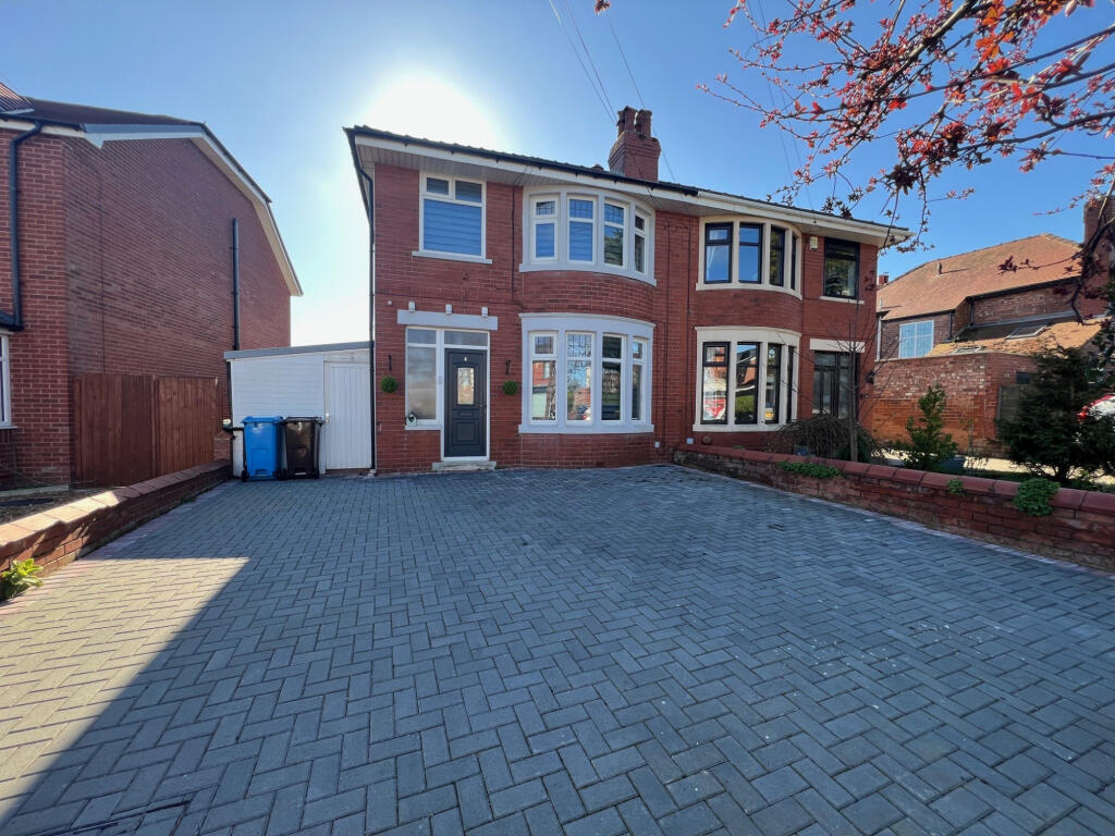 3 bed Semi Detached for rent in Lytham St Anne's. From Unique Estate Agency Ltd - St Annes 3 bed Semi Detached for rent in Lytham St Anne's. From Unique Estate Agency Ltd - St Annes