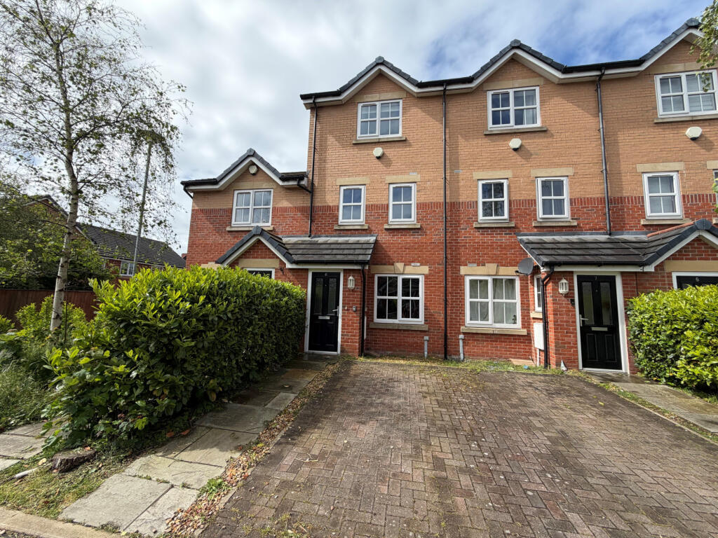 4 bed Mid Terraced House for rent in Staining. From Unique Estate Agency Ltd - St Annes 4 bed Mid Terraced House for rent in Staining. From Unique Estate Agency Ltd - St Annes