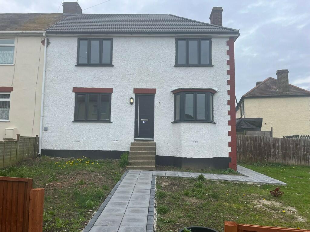 3 bed Semi-Detached House for rent in Rochester. From Urban Estates - Gravesend