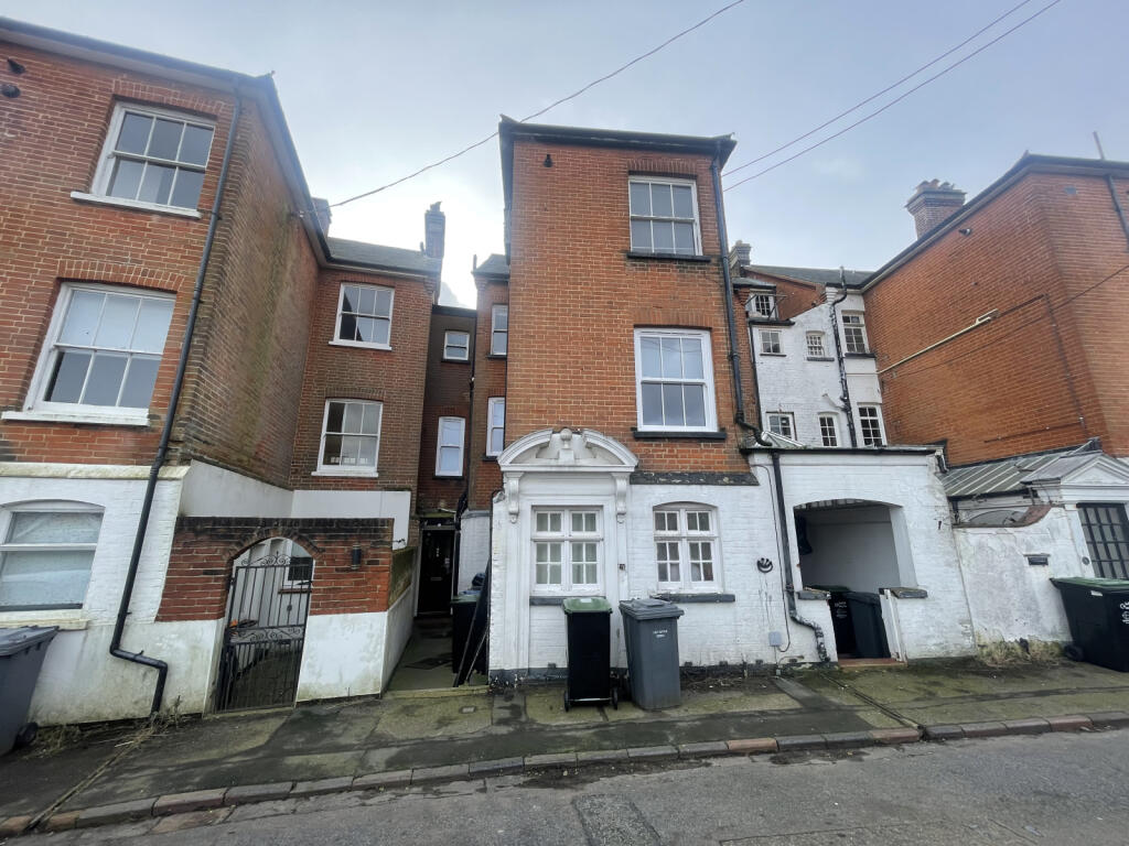 2 bed Apartment for rent in Felixstowe. From Wainwrights Estate & Lettings Agent Ltd - Felixstowe