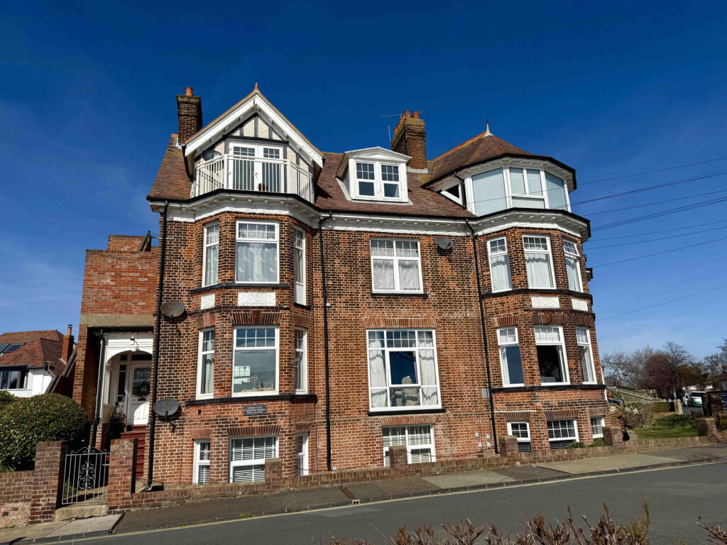 2 bed Apartment for rent in Felixstowe. From Wainwrights Estate & Lettings Agent Ltd - Felixstowe