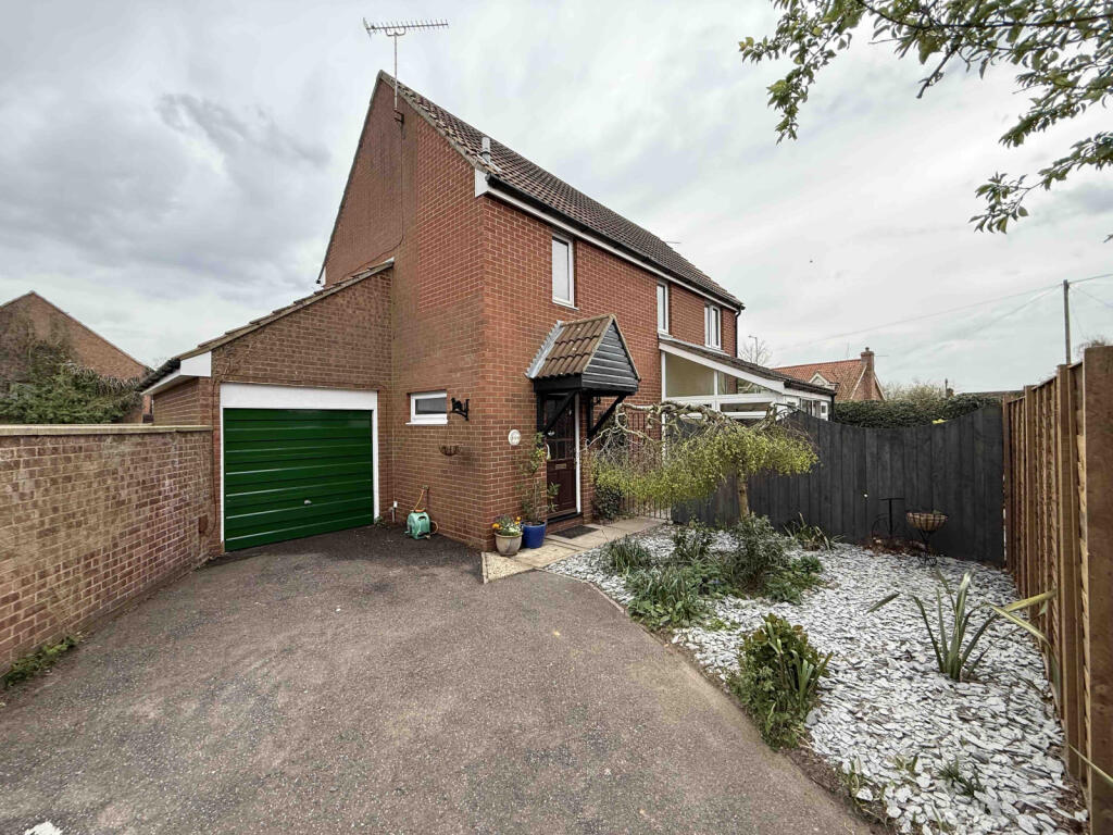 3 bed Detached for rent in Trimley St Mary. From Wainwrights Estate & Lettings Agent Ltd - Felixstowe