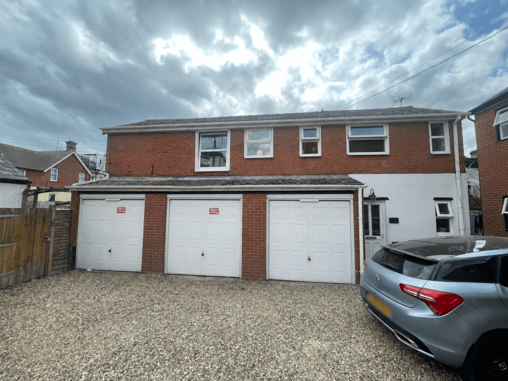 2 bed Apartment for rent in Felixstowe. From Wainwrights Estate & Lettings Agent Ltd - Felixstowe