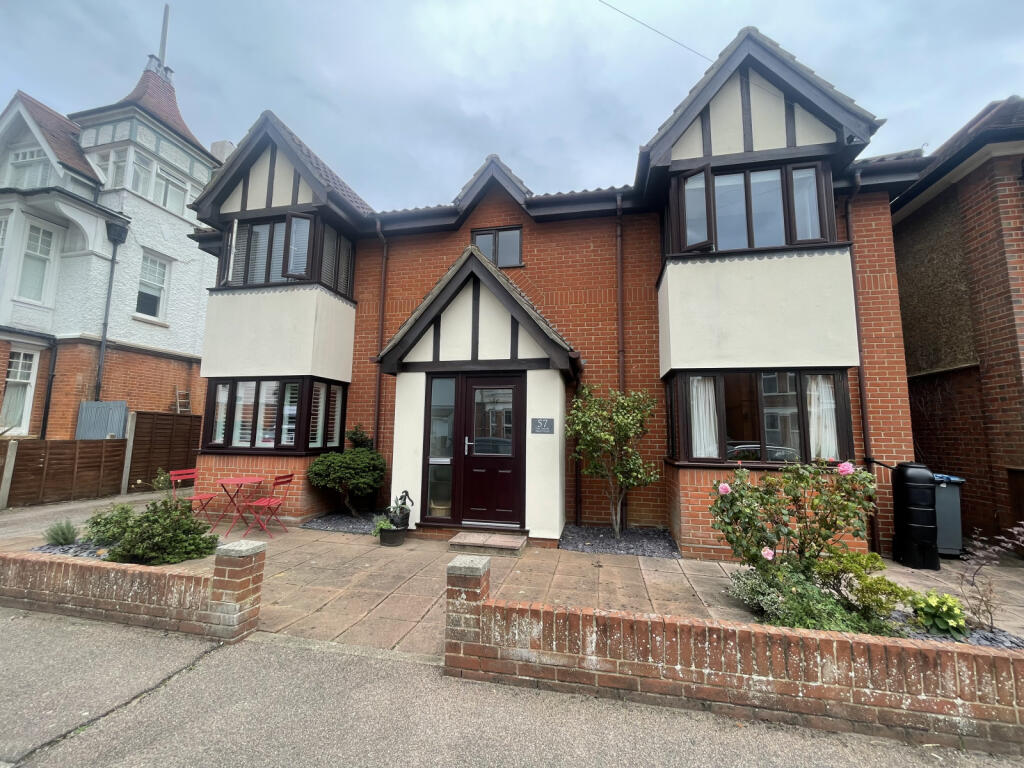 2 bed Apartment for rent in Felixstowe. From Wainwrights Estate & Lettings Agent Ltd - Felixstowe 2 bed Apartment for rent in Felixstowe. From Wainwrights Estate & Lettings Agent Ltd - Felixstowe