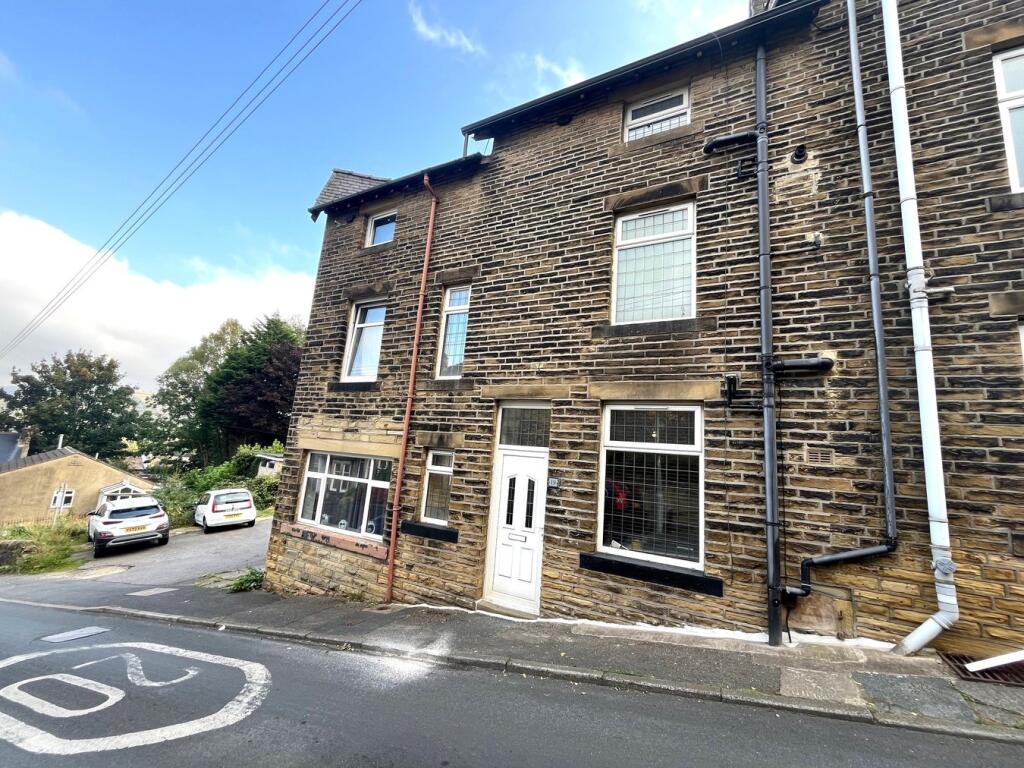 2 bed Mid Terraced House for rent in Keighley. From Day & Co Estate Agents Limited - Keighley