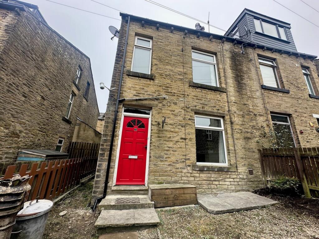 2 bed Mid Terraced House for rent in Keighley. From Day & Co Estate Agents Limited - Keighley
