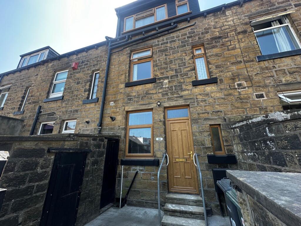 4 bed Mid Terraced House for rent in Keighley. From Day & Co Estate Agents Limited - Keighley