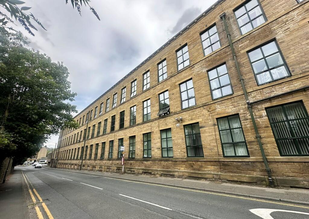 2 bed 1st Floor Flat for rent in Hainworth. From Day & Co Estate Agents Limited - Keighley 2 bed 1st Floor Flat for rent in Hainworth. From Day & Co Estate Agents Limited - Keighley