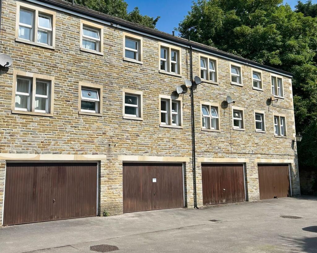 2 bed Apartment for rent in Keighley. From Day & Co Estate Agents Limited - Keighley