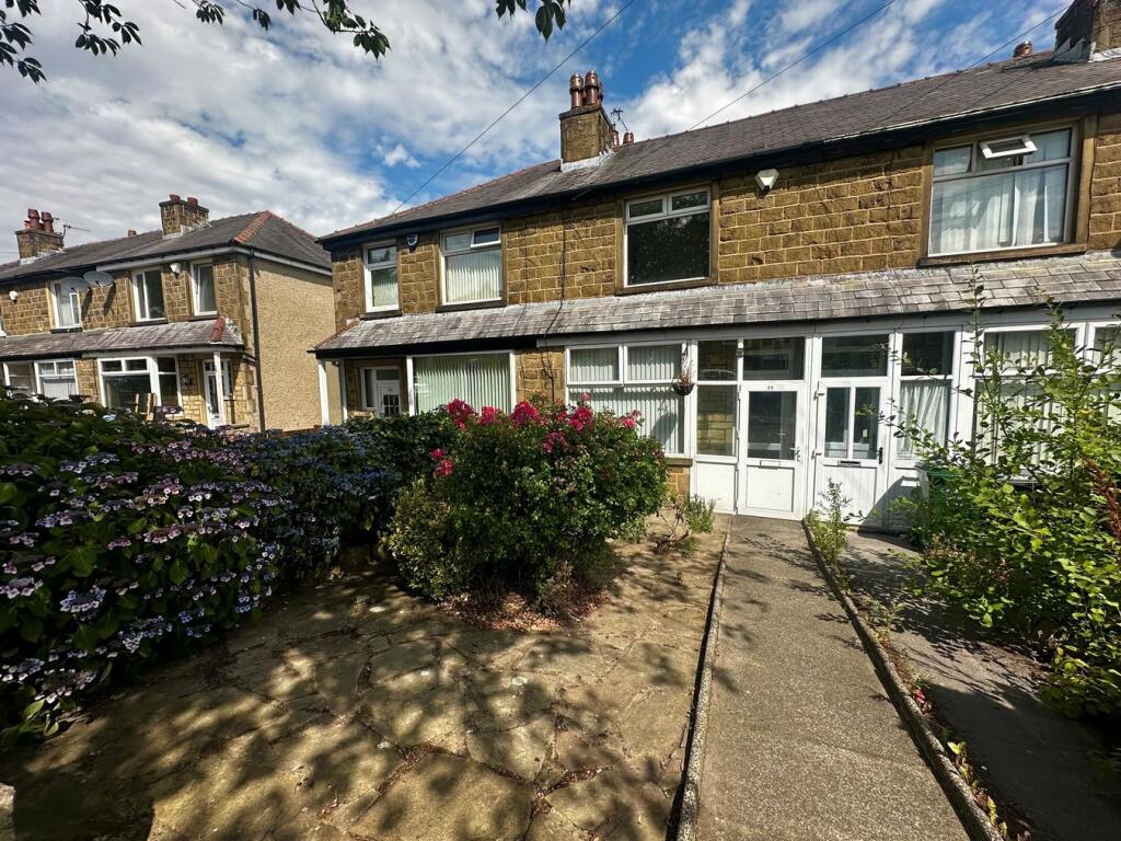 2 bed Town House for rent in Laycock. From Day & Co Estate Agents Limited - Keighley