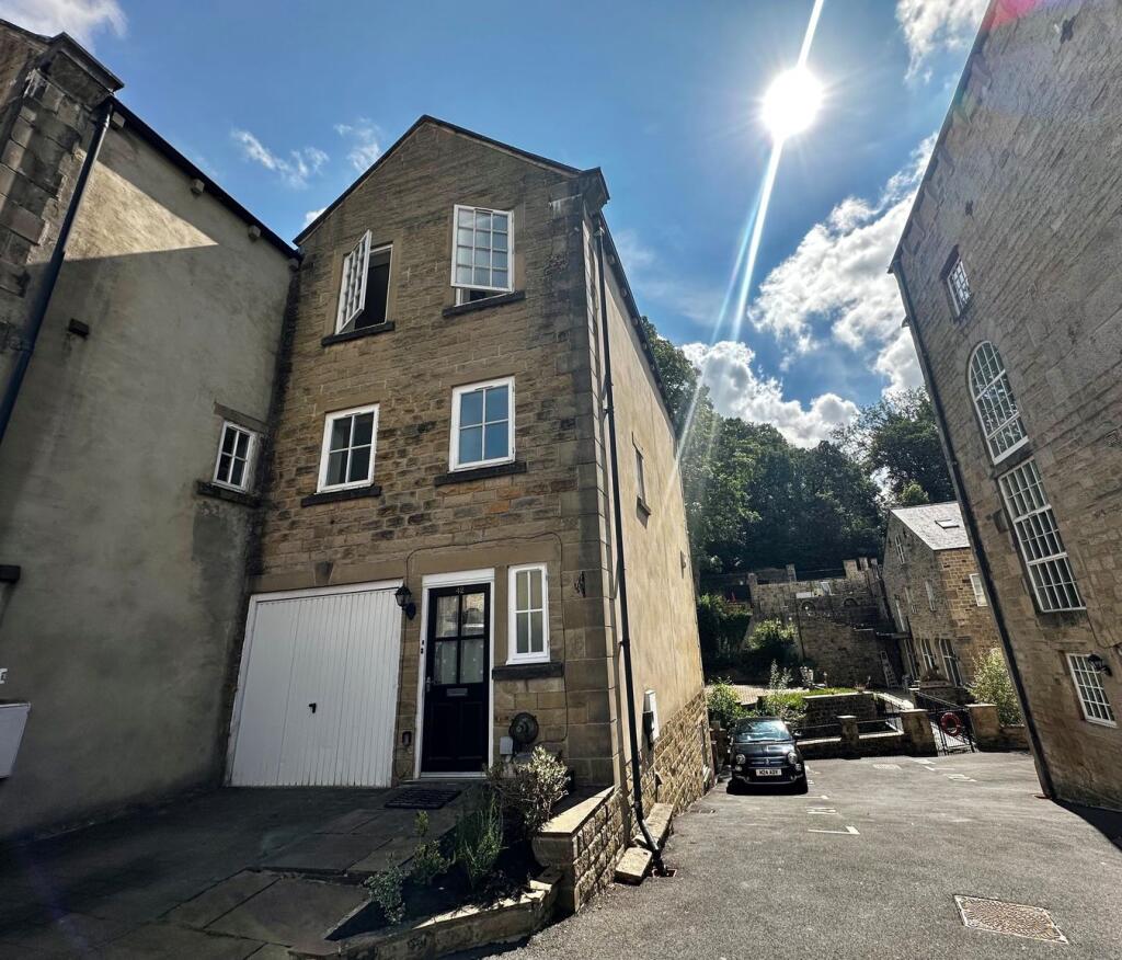 4 bed Town House for rent in Keighley. From Day & Co Estate Agents Limited - Keighley 4 bed Town House for rent in Keighley. From Day & Co Estate Agents Limited - Keighley