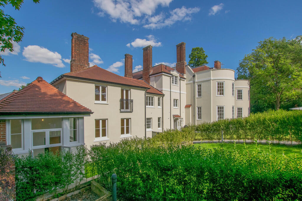 2 bed Apartment for rent in Roydon Hamlet. From Westwood Leber - Hertfordshire