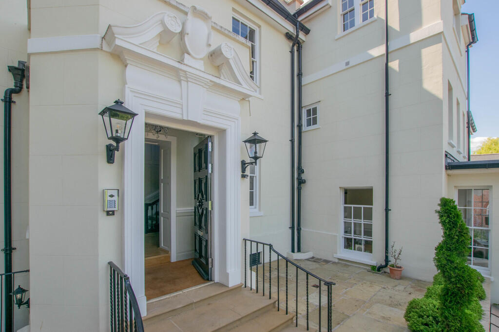 2 bed Apartment for rent in Roydon Hamlet. From Westwood Leber - Hertfordshire