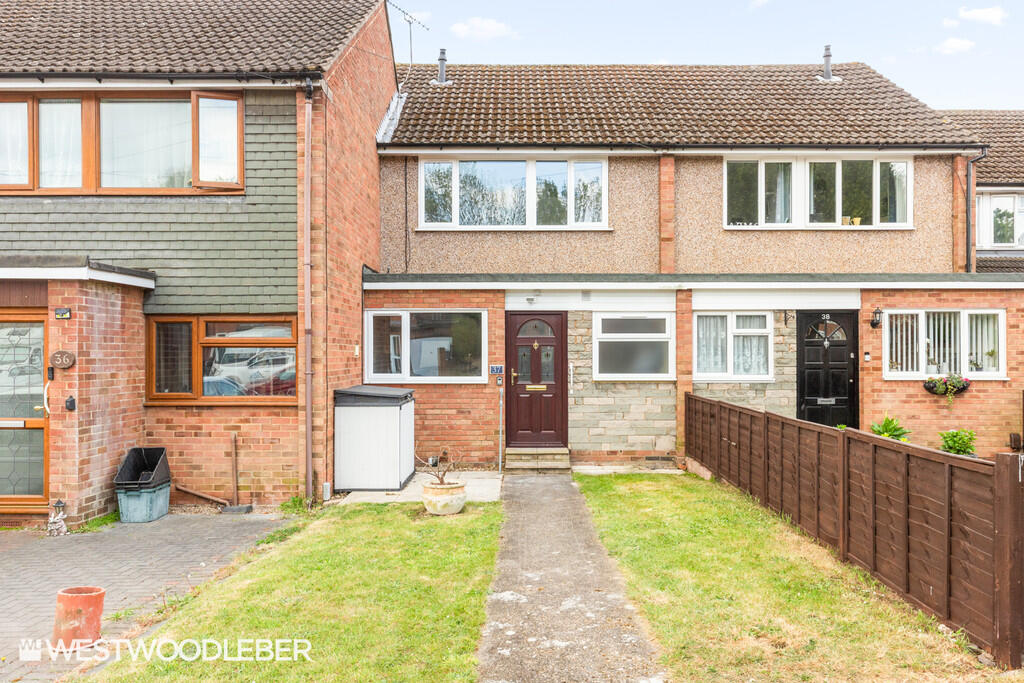 3 bed Mid Terraced House for rent in Hoddesdon. From Westwood Leber - Hertfordshire
