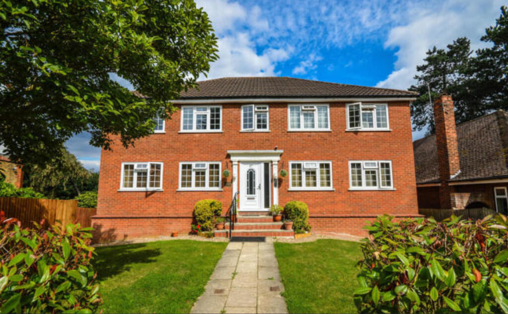 2 bed House (unspecified) for rent in Hoddesdon. From Westwood Leber - Hertfordshire