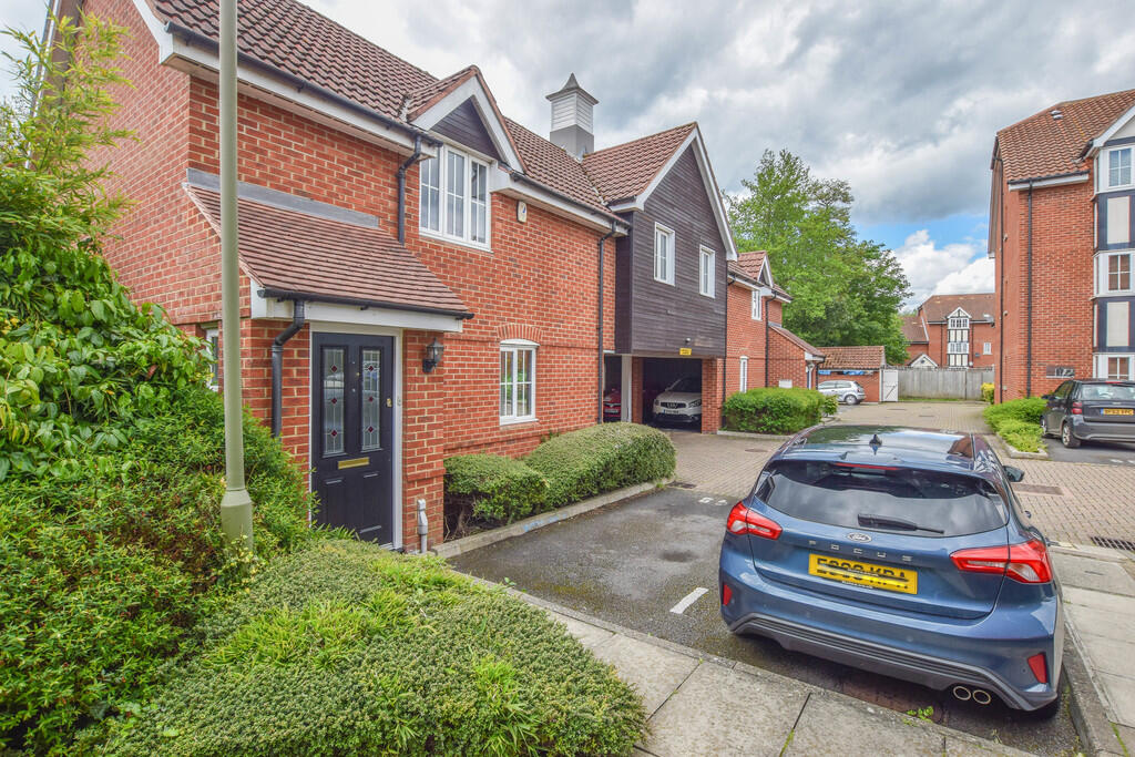 1 bed Apartment for rent in St Margarets. From Westwood Leber - Hertfordshire