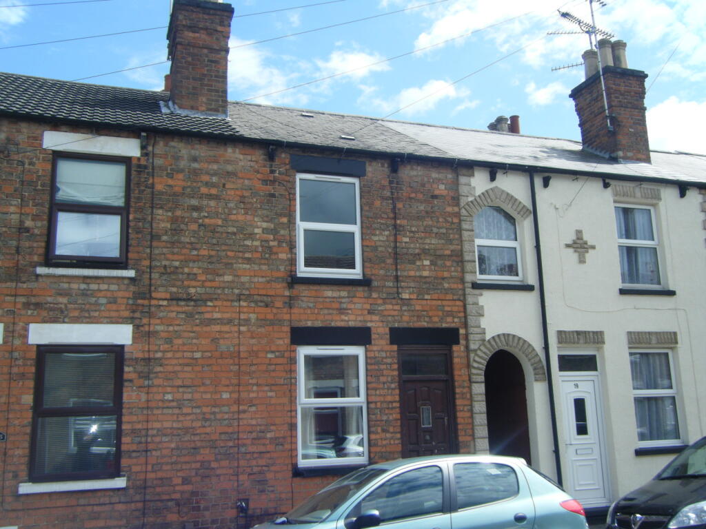 2 bed Mid Terraced House for rent in Newark-on-Trent. From Whitegates - Newark