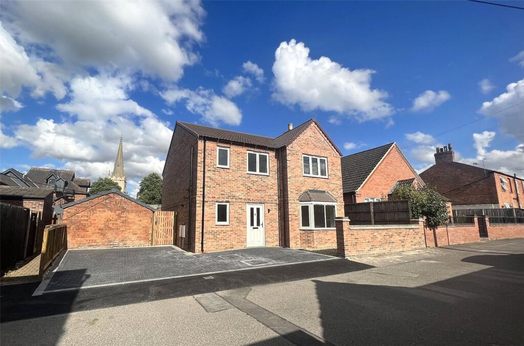 3 bed Detached for rent in Newark-on-Trent. From Whitegates - Newark