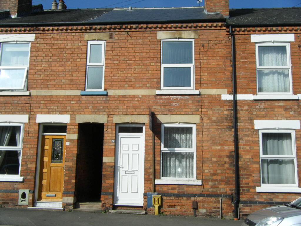 2 bed Mid Terraced House for rent in Newark-on-Trent. From Whitegates - Newark