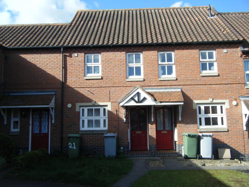 2 bed Mid Terraced House for rent in Newark-on-Trent. From Whitegates - Newark