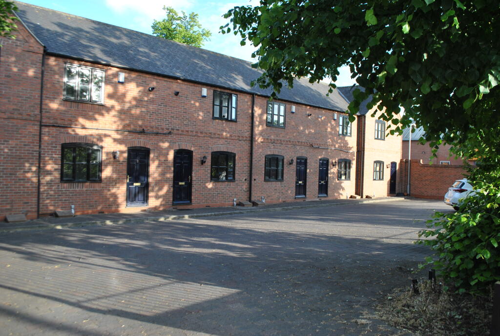 2 bed Mid Terraced House for rent in Newark-on-Trent. From Whitegates - Newark