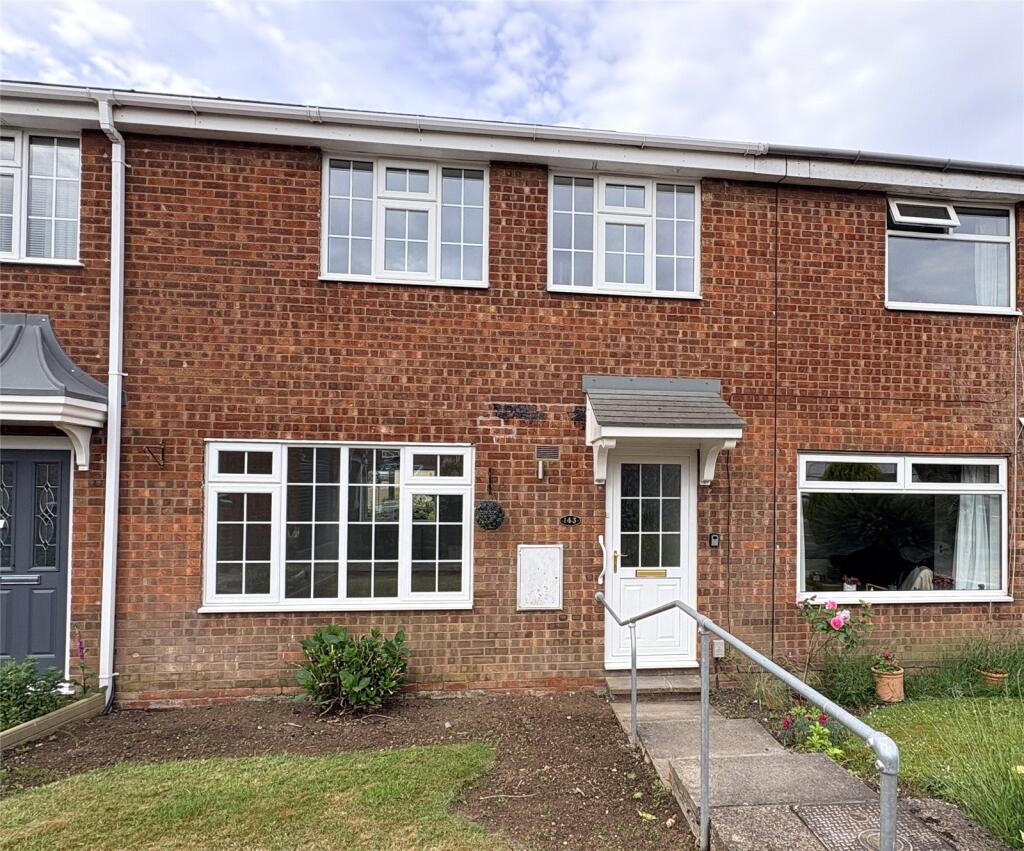 4 bed Mid Terraced House for rent in Newark-on-Trent. From Whitegates - Newark
