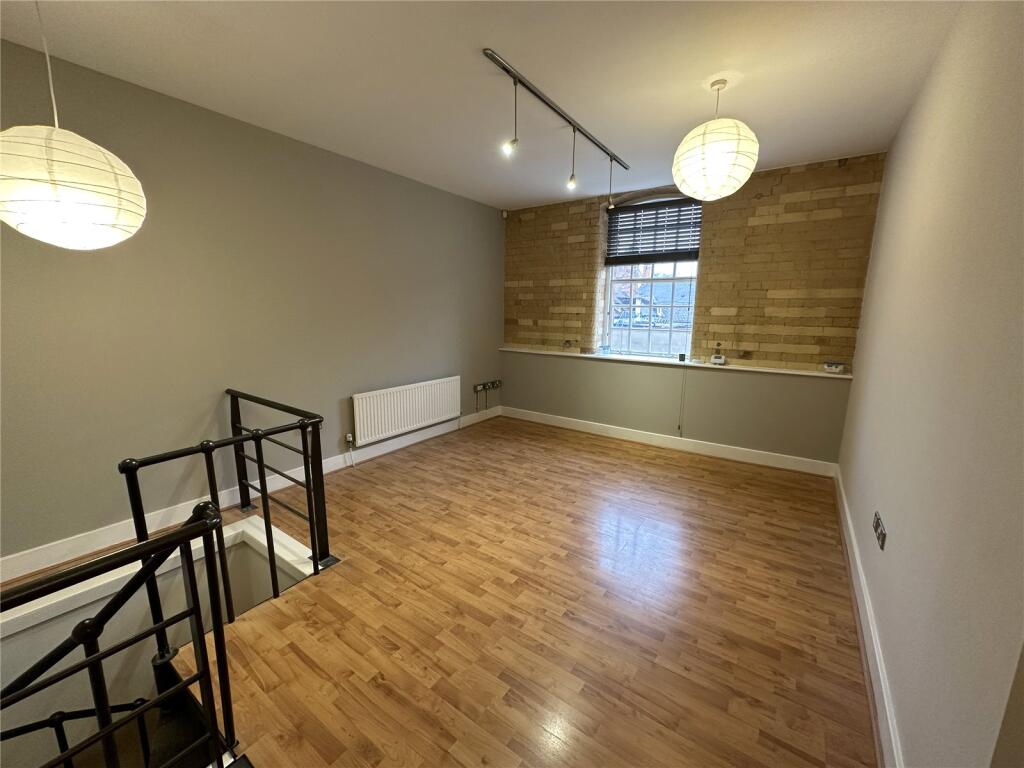 2 bed Apartment for rent in Newark-on-Trent. From Whitegates - Newark