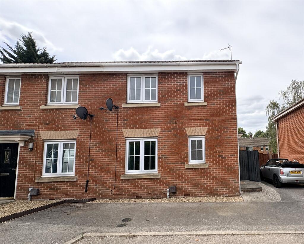 3 bed End of Terrace for rent in Newark-on-Trent. From Whitegates - Newark