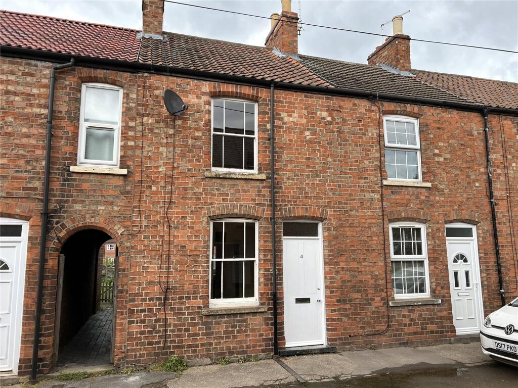 2 bed Mid Terraced House for rent in Newark-on-Trent. From Whitegates - Newark 2 bed Mid Terraced House for rent in Newark-on-Trent. From Whitegates - Newark