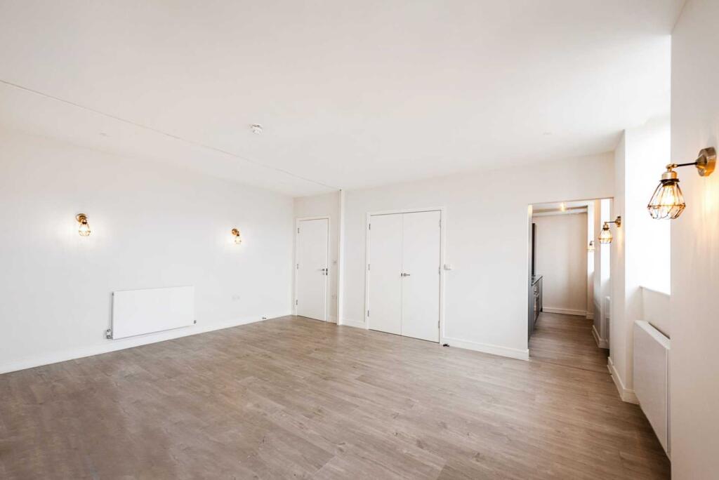 2 bed 1st Floor Flat for rent in London. From Wildheart Residential Management Limited - Epsom