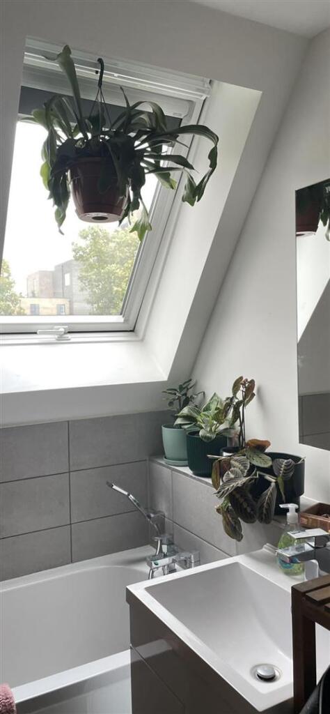 2 bed 1st Floor Flat for rent in Hornsey. From Wildheart Residential Management Limited - Epsom
