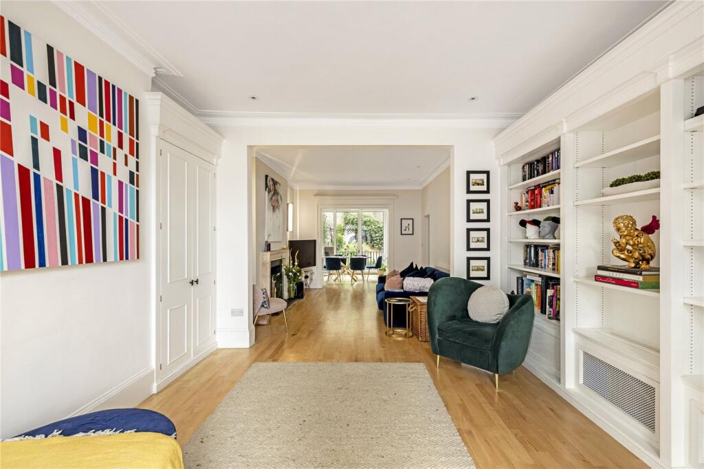 3 bed Apartment for rent in Kensington. From Wilfords London - Kensington 3 bed Apartment for rent in Kensington. From Wilfords London - Kensington