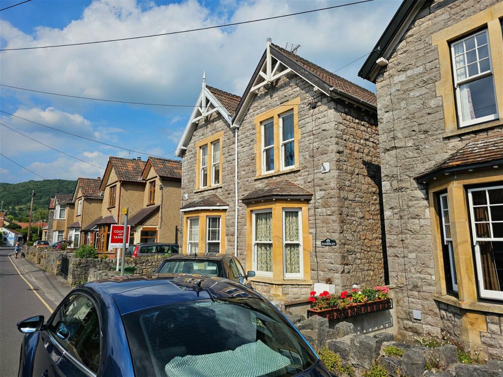 3 bed Semi Detached for rent in Cheddar. From Debbie Fortune Estate Agents - Congresbury