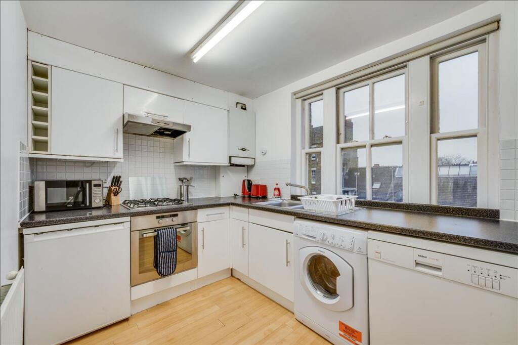 1 bed 1st Floor Flat for rent in London. From Willmotts - London