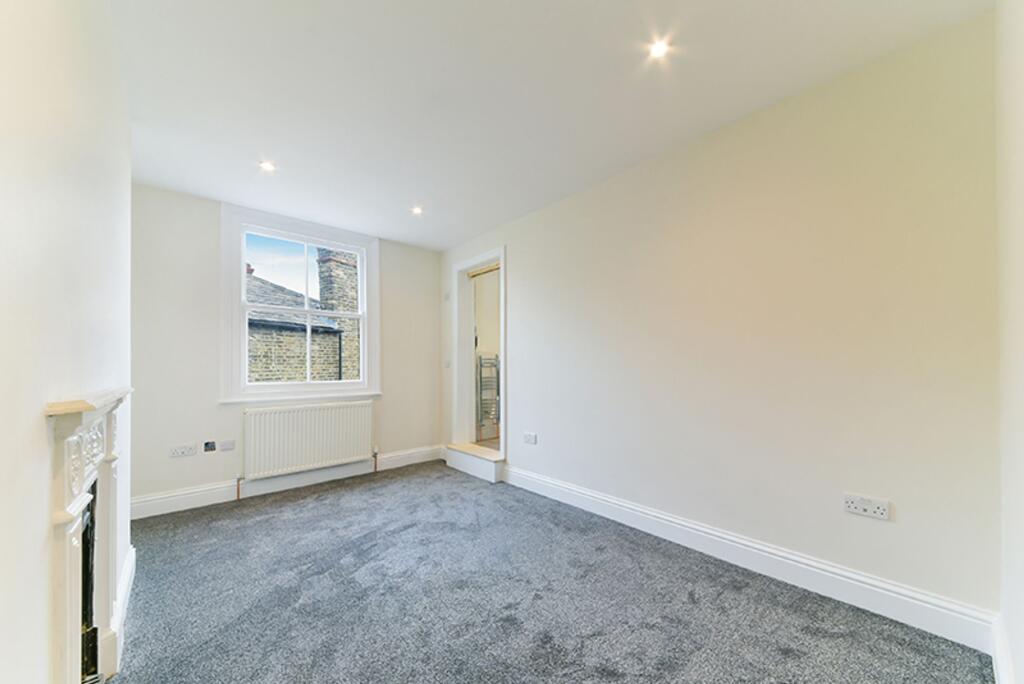 2 bed 1st Floor Flat for rent in Fulham. From Willmotts - London 2 bed 1st Floor Flat for rent in Fulham. From Willmotts - London