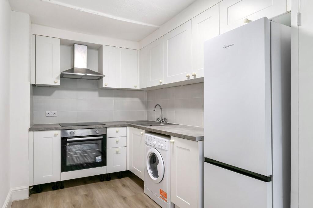 1 bed 1st Floor Flat for rent in London. From Willmotts - London