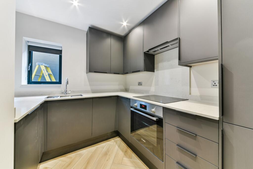 2 bed 1st Floor Flat for rent in London. From Willmotts - London