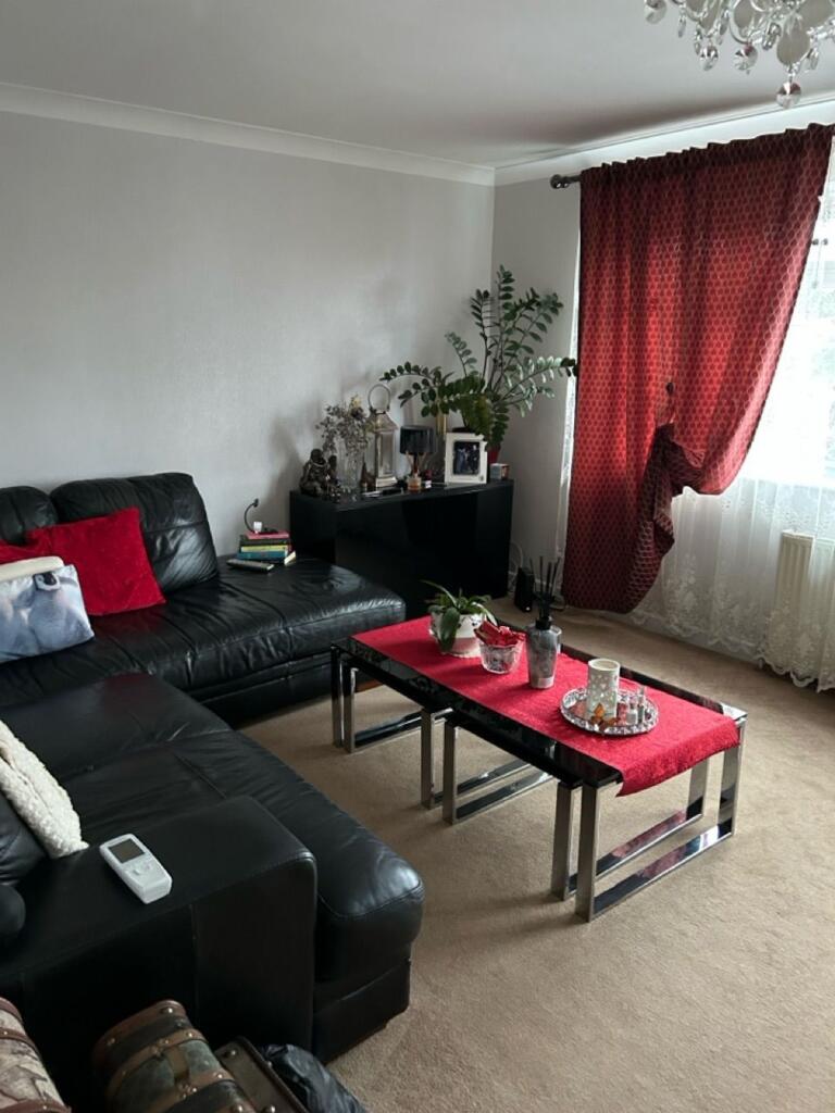2 bed 1st Floor Flat for rent in Richmond. From Willmotts - London