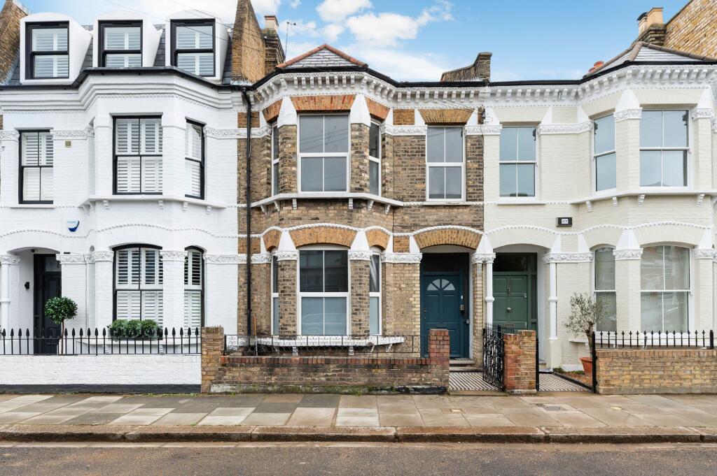 2 bed 1st Floor Flat for rent in Fulham. From Willmotts - London