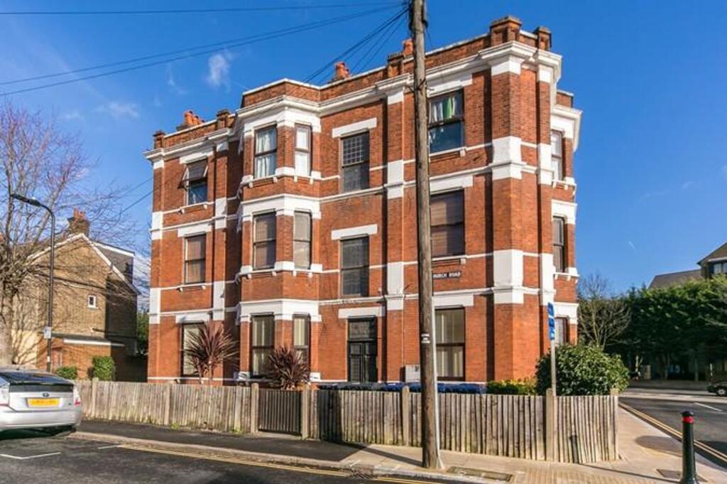 3 bed 1st Floor Flat for rent in Greenford. From Willmotts - London